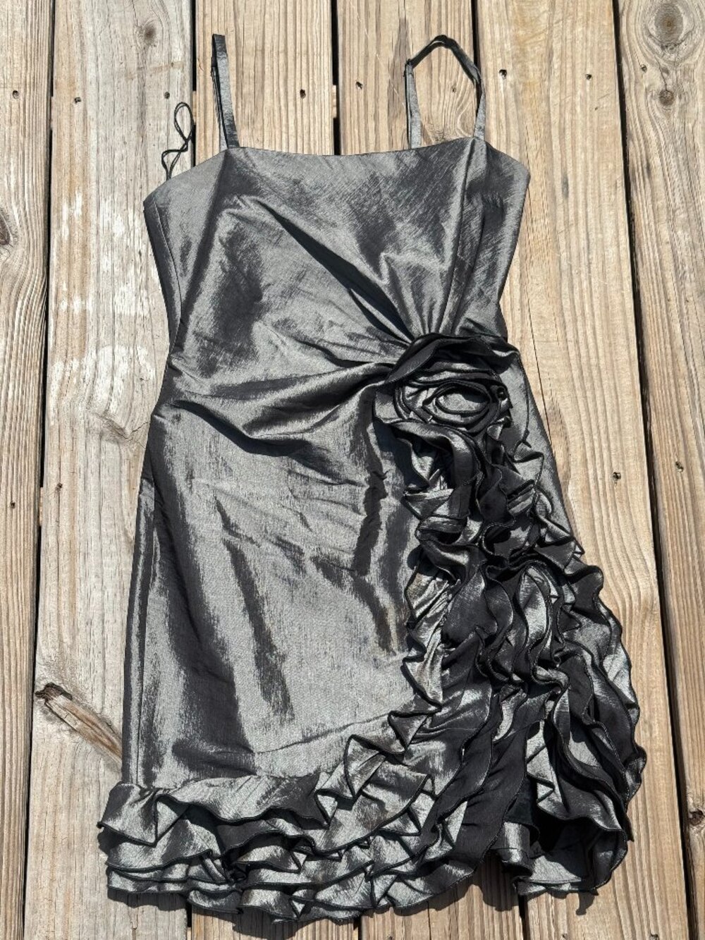 Muse Metallic Ruffle Cocktail Dress Coquette Y2K Prom Party Size 4 Glam 3988